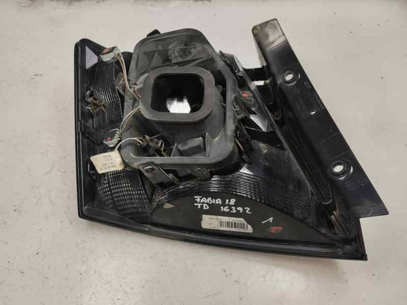 PILOTO TRASERO DERECHO SKODA FABIA 2018 1.0 MPI 75 CV (75 CV)