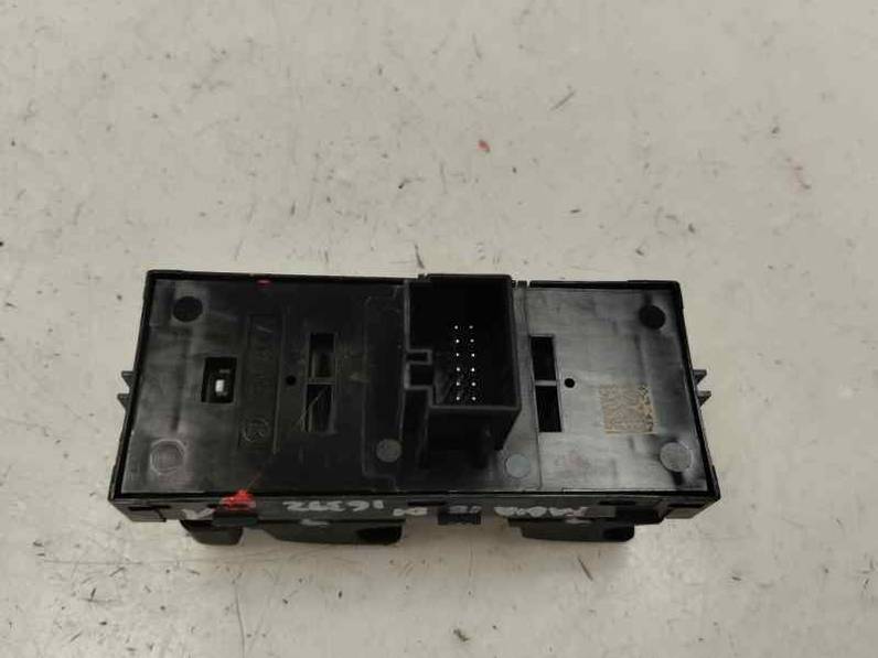 MANDO ELEVALUNAS DELANTERO IZQUIERDO SKODA FABIA 2018 1.0 MPI 75 CV (75 CV)