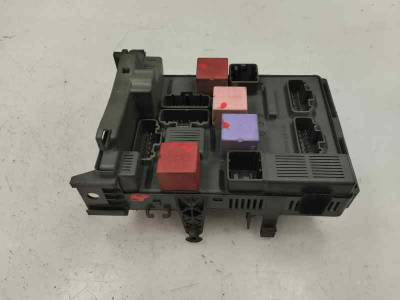 CAJA RELES FUSIBLES RENAULT LAGUNA II 2006 1.9 DCI