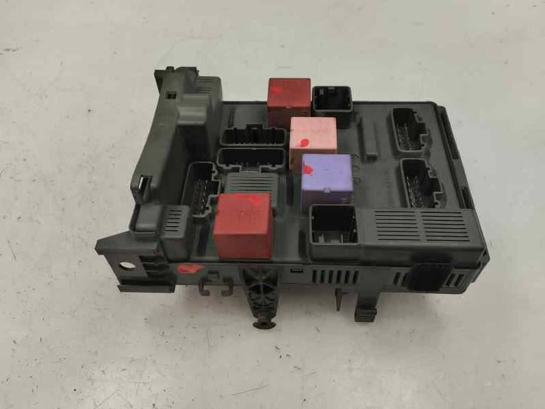 CAJA RELES FUSIBLES RENAULT LAGUNA II 2006 1.9 DCI