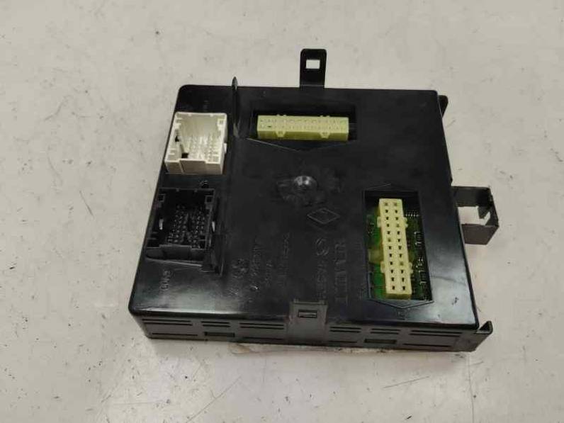 CAJA RELES FUSIBLES RENAULT LAGUNA II 2006 1.9 DCI