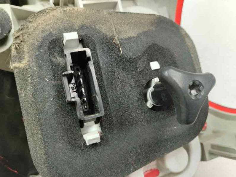 PILOTO TRASERO IZQUIERDO PEUGEOT 2008 2013 1.6 HDI (92 CV)