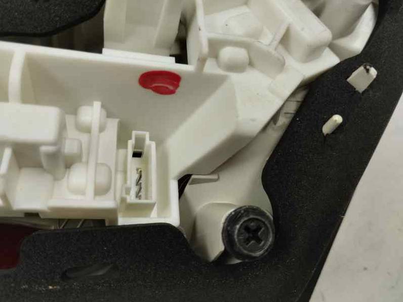 PILOTO TRASERO IZQUIERDO INTERIOR OPEL ASTRA J BERLINA 2012 1.7 CDTI (125 CV)