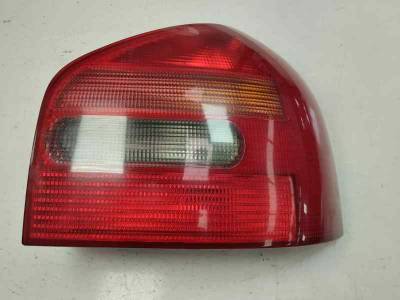 PILOTO TRASERO DERECHO AUDI A3 2000 1.9 TDI (110 CV)