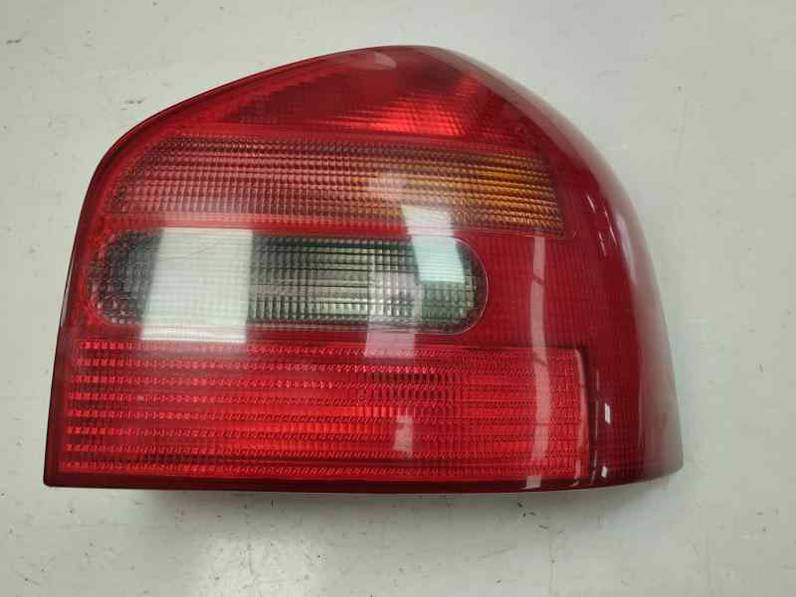 PILOTO TRASERO DERECHO AUDI A3 2000 1.9 TDI (110 CV)