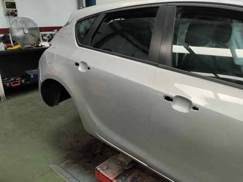 PUERTA TRASERA DERECHA OPEL ASTRA J BERLINA 2012 1.7 CDTI (125 CV)