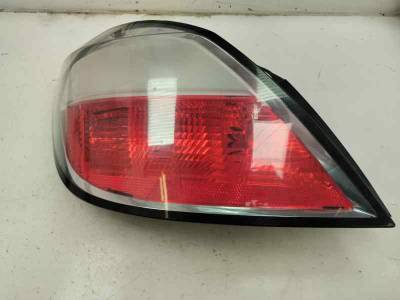 PILOTO TRASERO IZQUIERDO OPEL ASTRA H BER 2006 1.9 CDTI (120 CV)