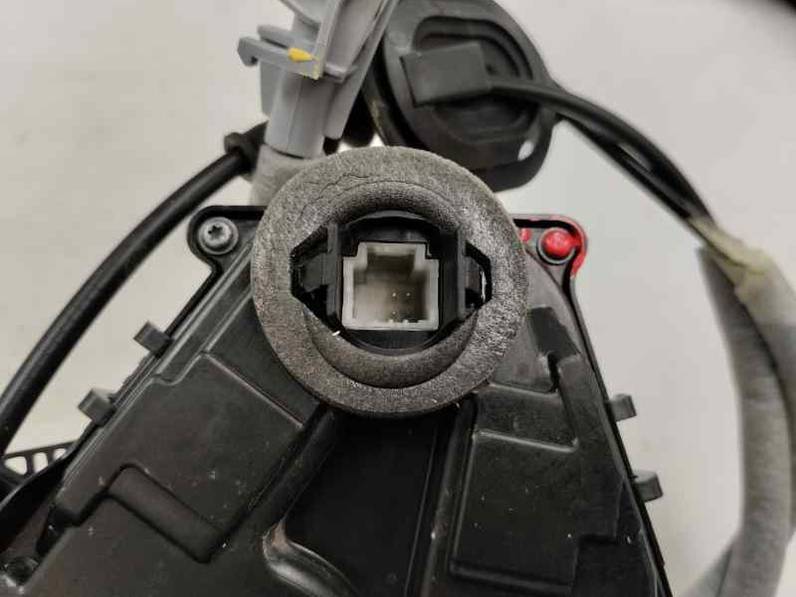 CERRADURA PUERTA TRASERA DERECHA RENAULT CAPTUR II 2024 1.0 LPG (137 CV)