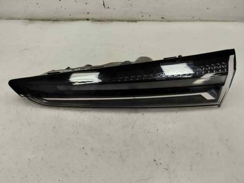 PILOTO TRASERO DERECHO INTERIOR RENAULT CAPTUR II 2024 1.0 LPG (137 CV)