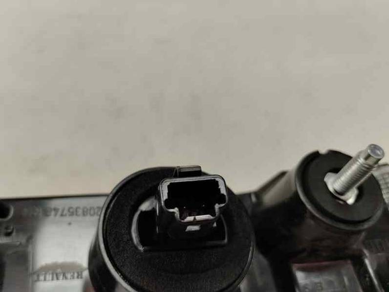 PILOTO TRASERO DERECHO INTERIOR RENAULT CAPTUR II 2024 1.0 LPG (137 CV)