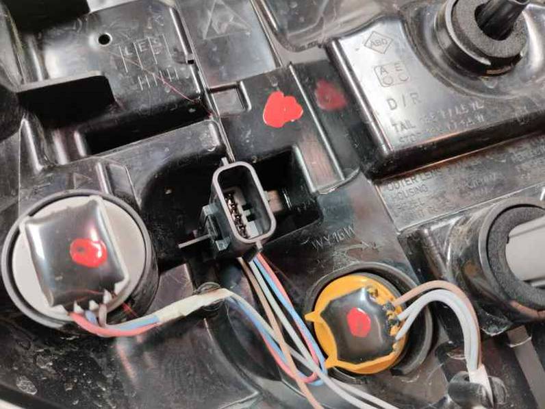 PILOTO TRASERO DERECHO RENAULT CAPTUR II 2024 1.0 LPG (137 CV)