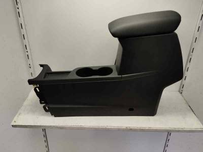 APOYABRAZOS CENTRAL RENAULT CAPTUR II 2024 1.0 LPG (137 CV)