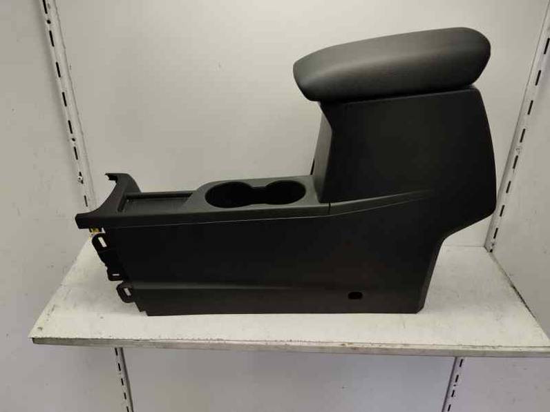 APOYABRAZOS CENTRAL RENAULT CAPTUR II 2024 1.0 LPG (137 CV)