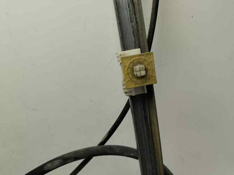 ELEVALUNAS DELANTERO IZQUIERDO CITROEN SAXO 1999 1.5 DIESEL (57 CV)