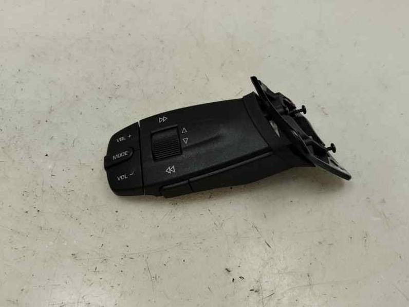 MANDO MULTIFUNCION SEAT IBIZA 2014 1.2 TSI