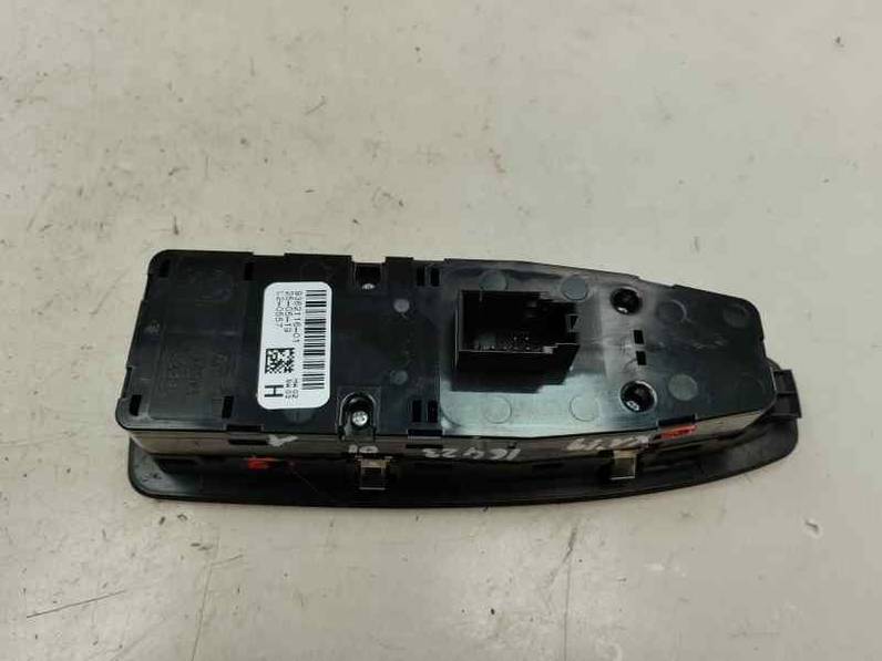 MANDO ELEVALUNAS DELANTERO IZQUIERDO BMW SERIE X1 2019 1.5 DIESEL