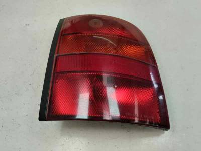 PILOTO TRASERO IZQUIERDO NISSAN MICRA 1993 1.0 16V (54 CV)