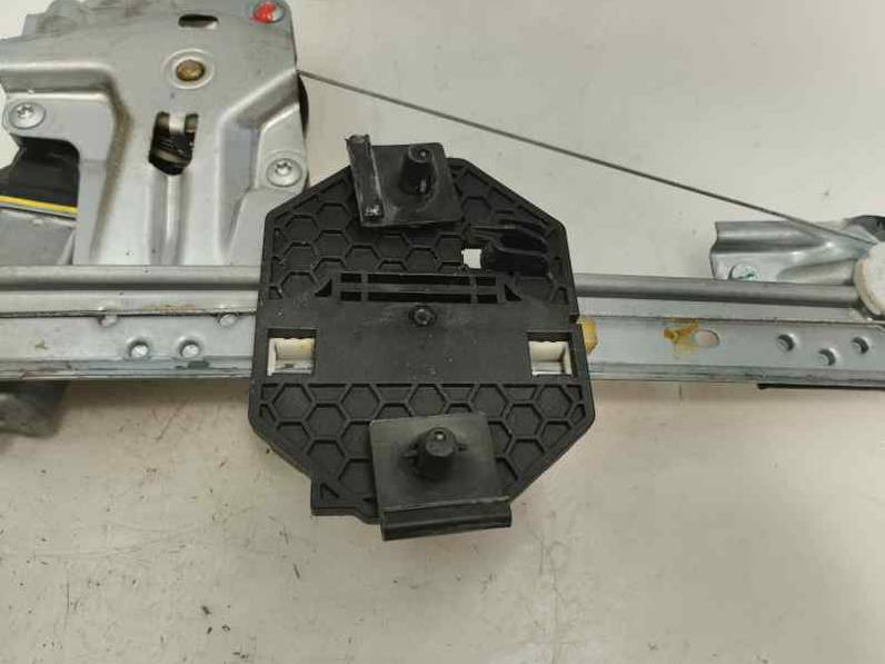 ELEVALUNAS DELANTERO DERECHO DACIA SANDERO 2018 0.9 TCE (90 CV)