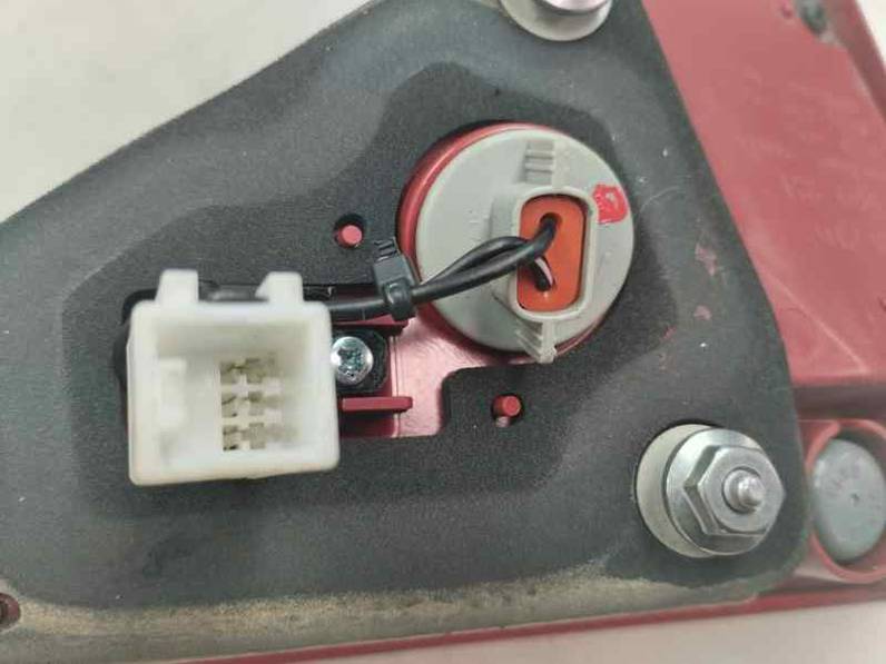 PILOTO TRASERO DERECHO INTERIOR KIA STONIC 2021 1.0 GDI HYBRID