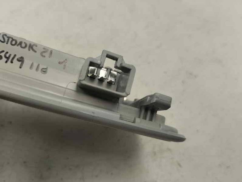 LUZ INTERIOR KIA STONIC 2021 1.0 GDI HYBRID