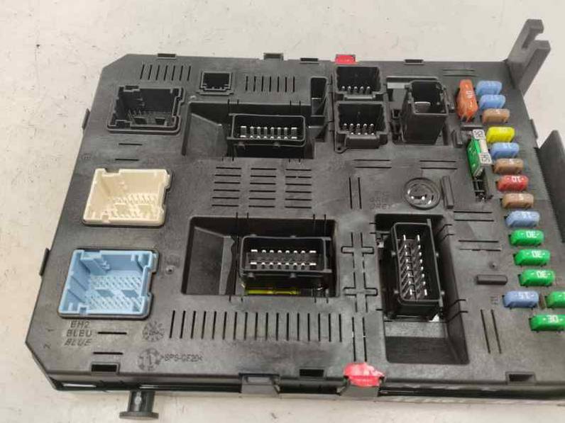 CAJA RELES FUSIBLES CITROEN C4 BERLINA 2005 1.6 HDI