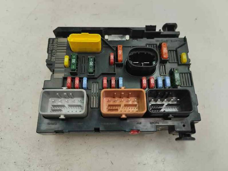 CAJA RELES FUSIBLES CITROEN C3 2005 1.4 HDI (68 CV)