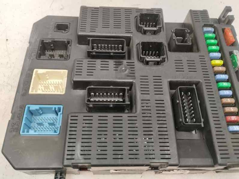 CAJA RELES FUSIBLES CITROEN C3 2005 1.4 HDI (68 CV)