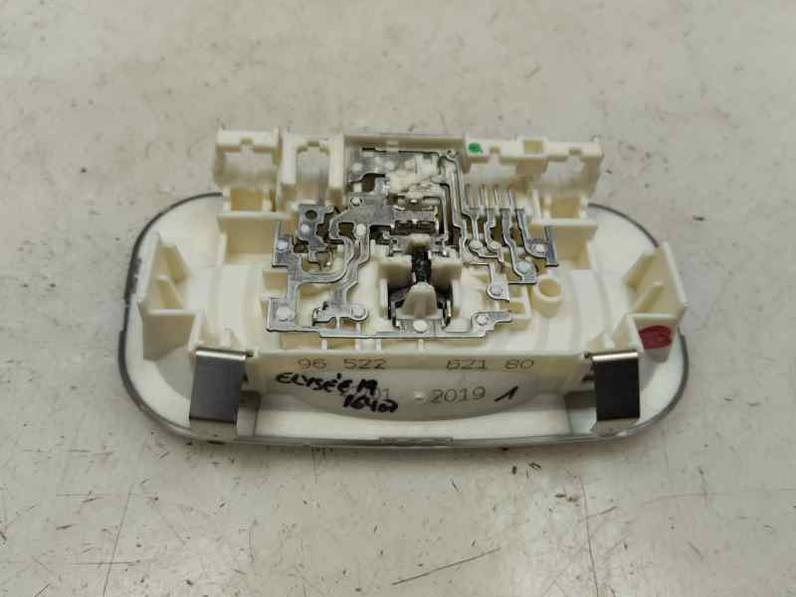 LUZ INTERIOR CITROEN C ELYSEE 2019 1.5 BLUE HDI (101 CV)