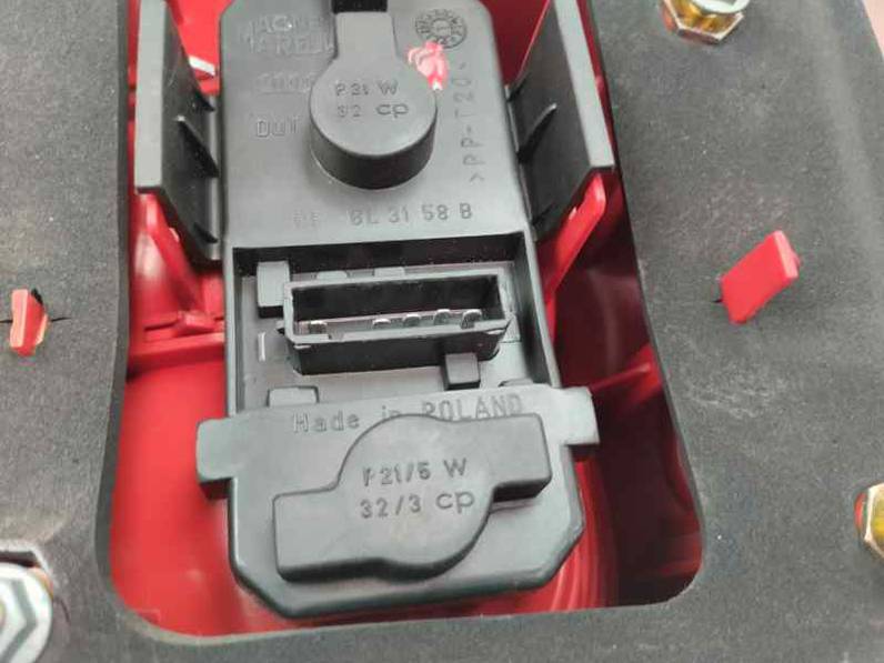 PILOTO TRASERO IZQUIERDO AUDI ALLROAD QUATTRO 2004 2.5 TDI (180 CV)