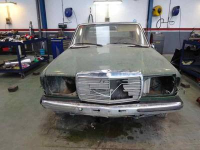 MERCEDES CLASE E (W123) BERLINA+COUPE '1977 2.0 Diesel